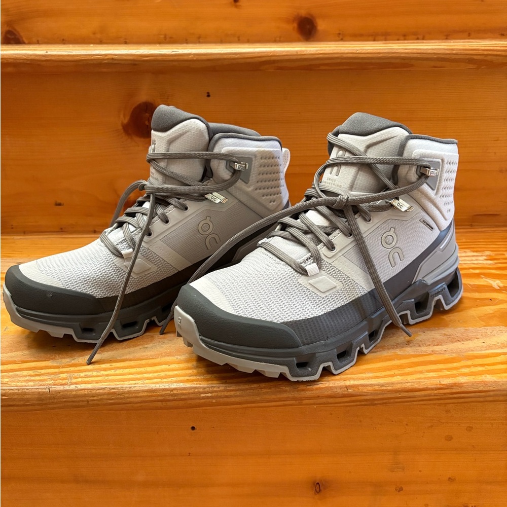 On Women's Gray waterproof boot